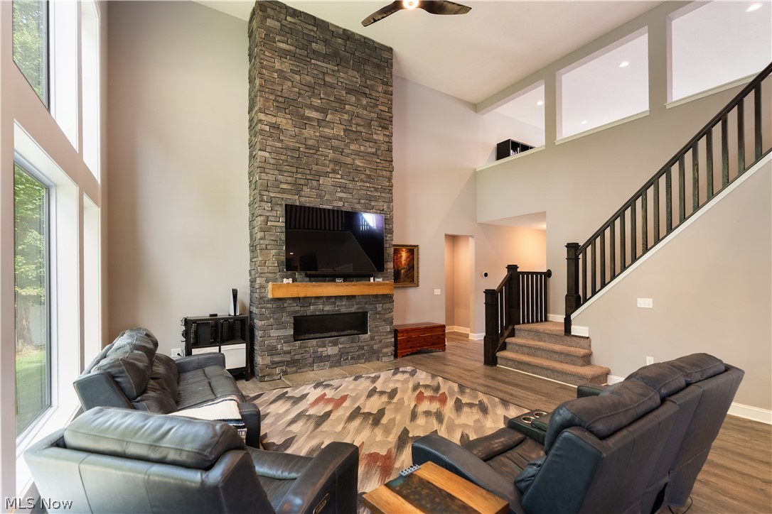 5585 Shadow Ridge Circle Nw Property Photo 7