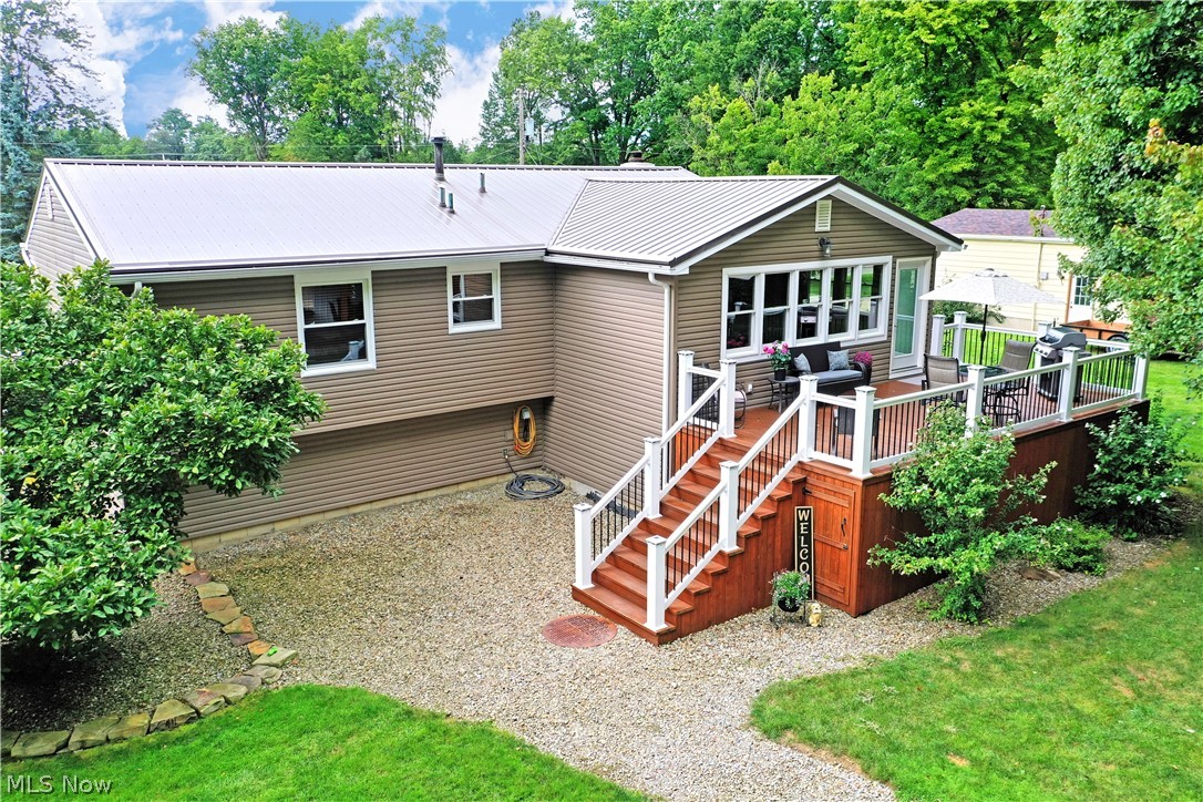 190 Wall Drive Property Photo 4