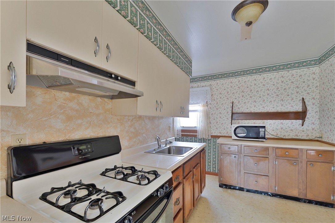 34 Mcdonald Avenue Property Photo 6