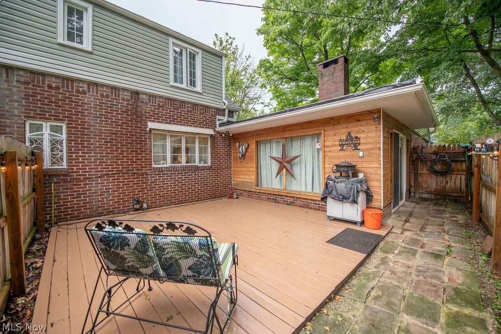 1144 Kingsway Street Property Photo 8