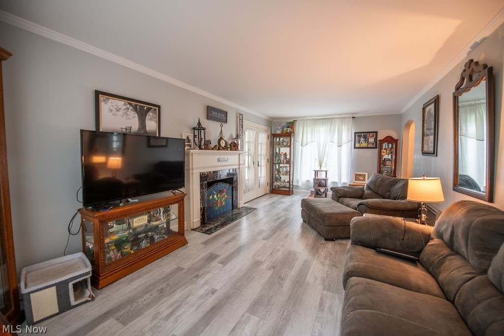 1144 Kingsway Street Property Photo 11