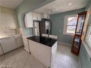2405 Youngstown Road Se Property Photo 3