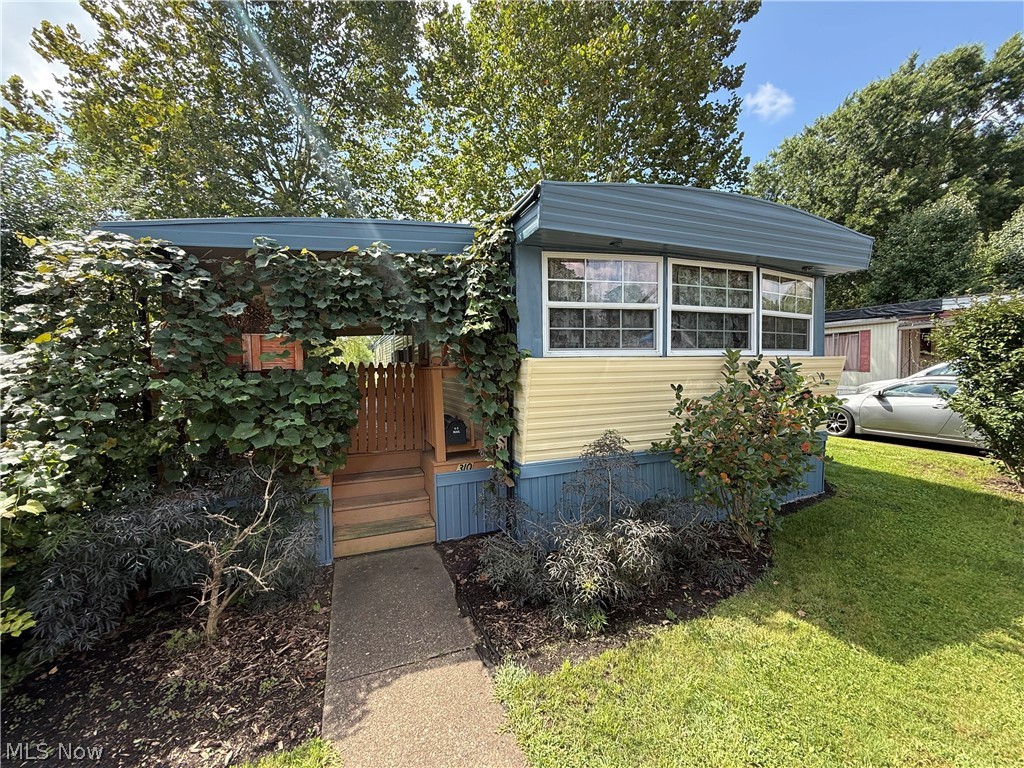 310 Gulf Stream Lane Se Property Photo 1