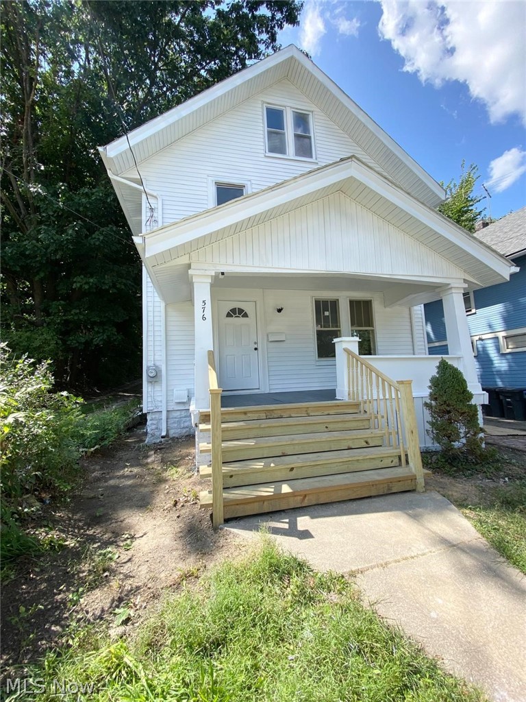 576 Kling Street Property Photo 2