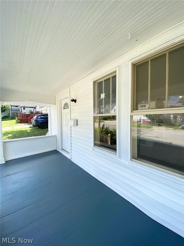 576 Kling Street Property Photo 4