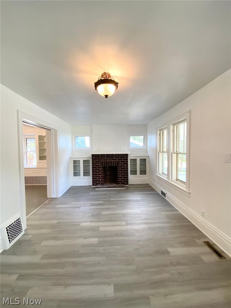 576 Kling Street Property Photo 6