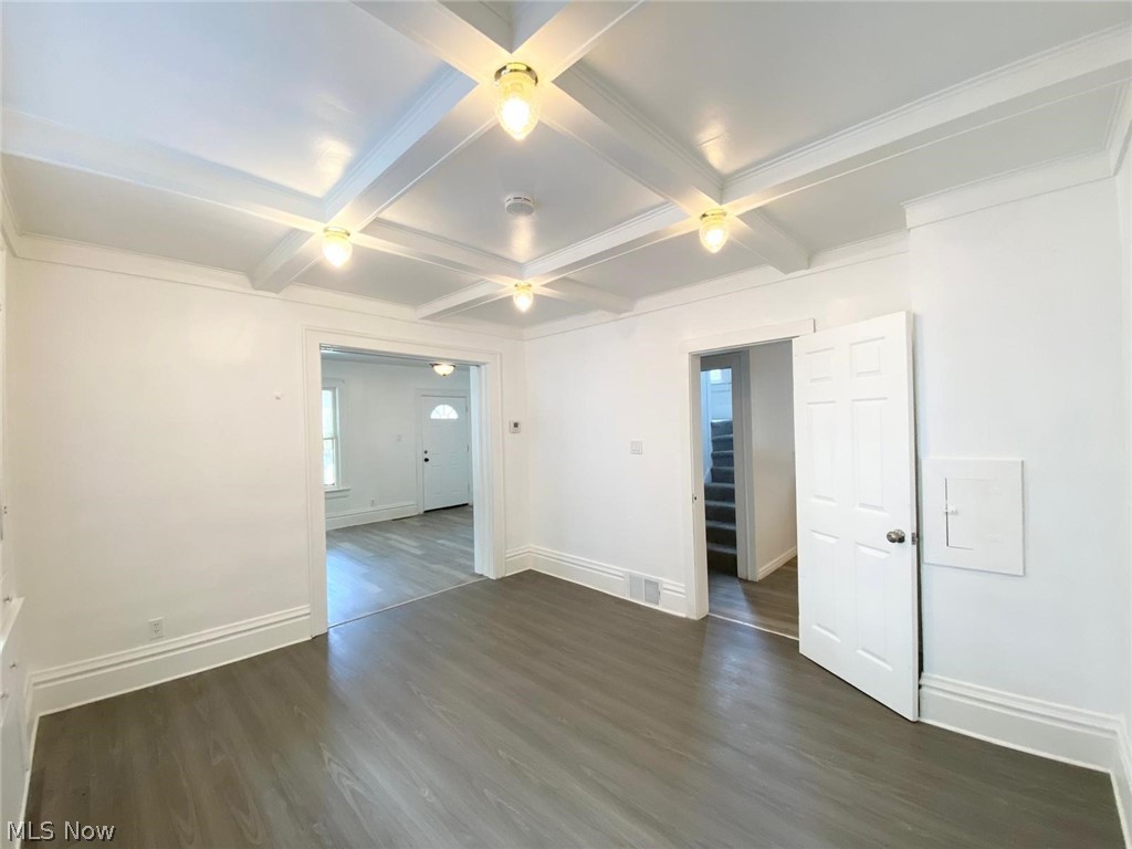 576 Kling Street Property Photo 10