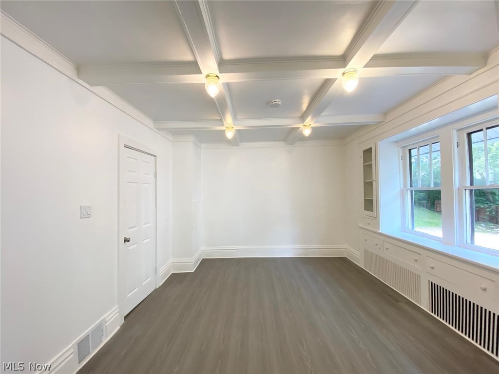576 Kling Street Property Photo 11