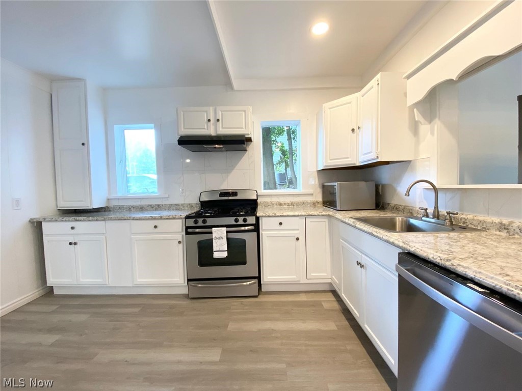 576 Kling Street Property Photo 13