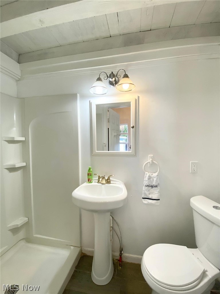 576 Kling Street Property Photo 18