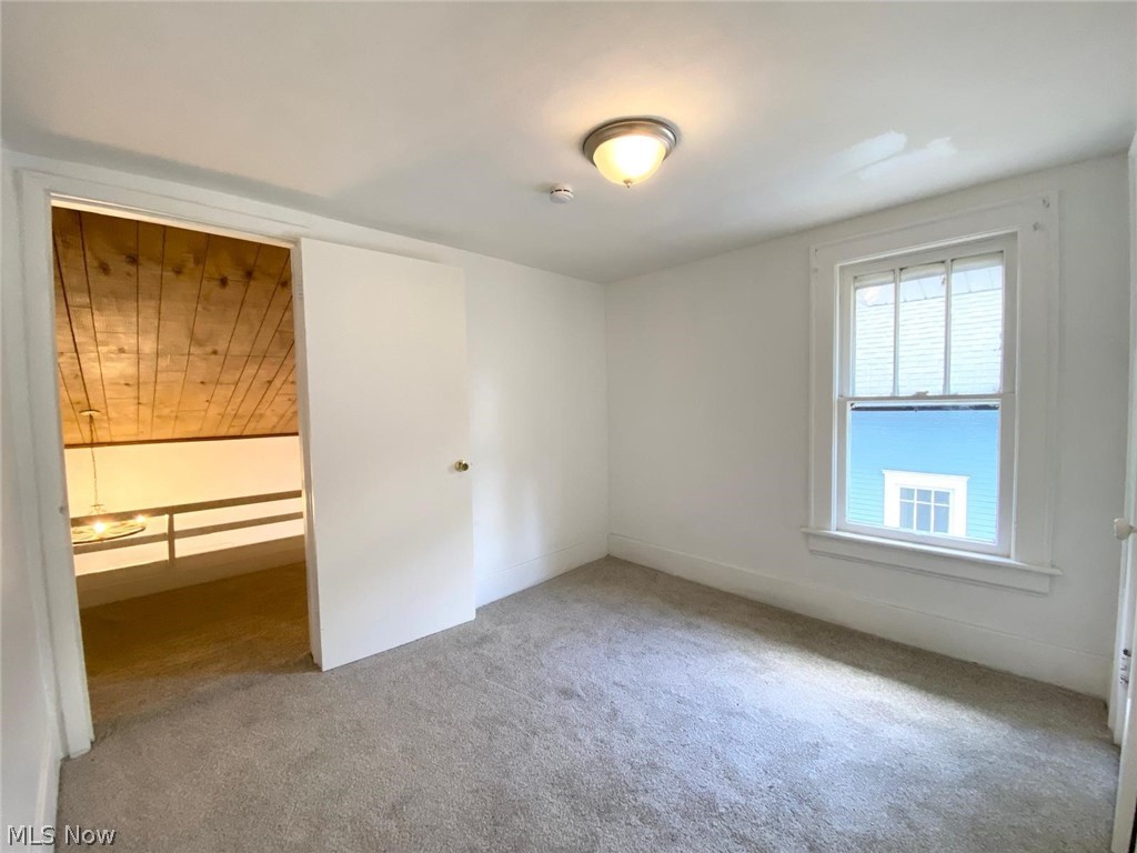 576 Kling Street Property Photo 27