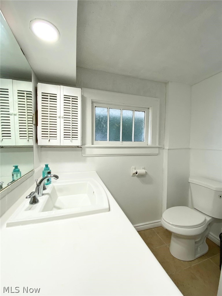 576 Kling Street Property Photo 30