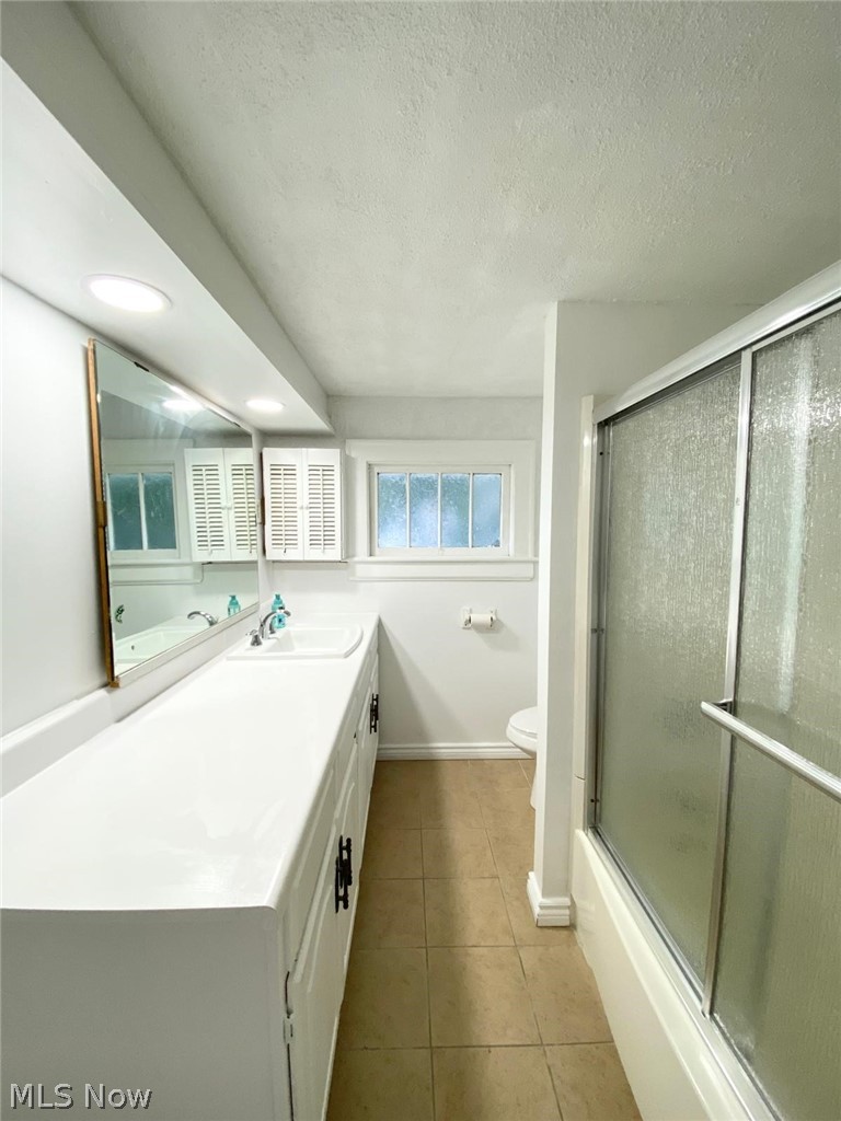 576 Kling Street Property Photo 31