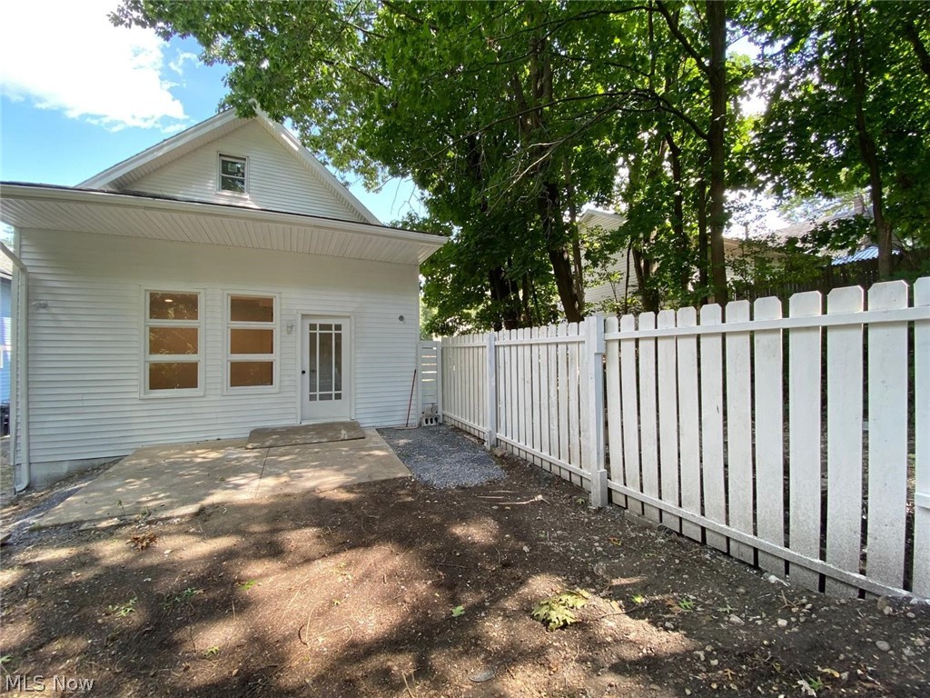 576 Kling Street Property Photo 41