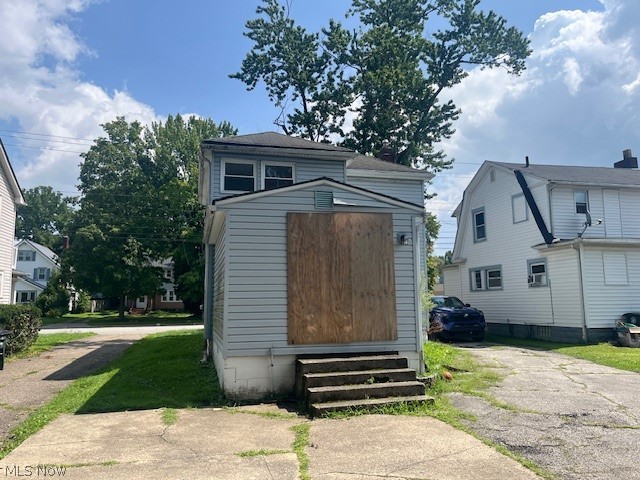 912 S Hawkins Avenue Property Photo 3
