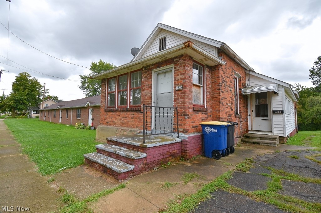 1335 Columbus Avenue Property Photo 2