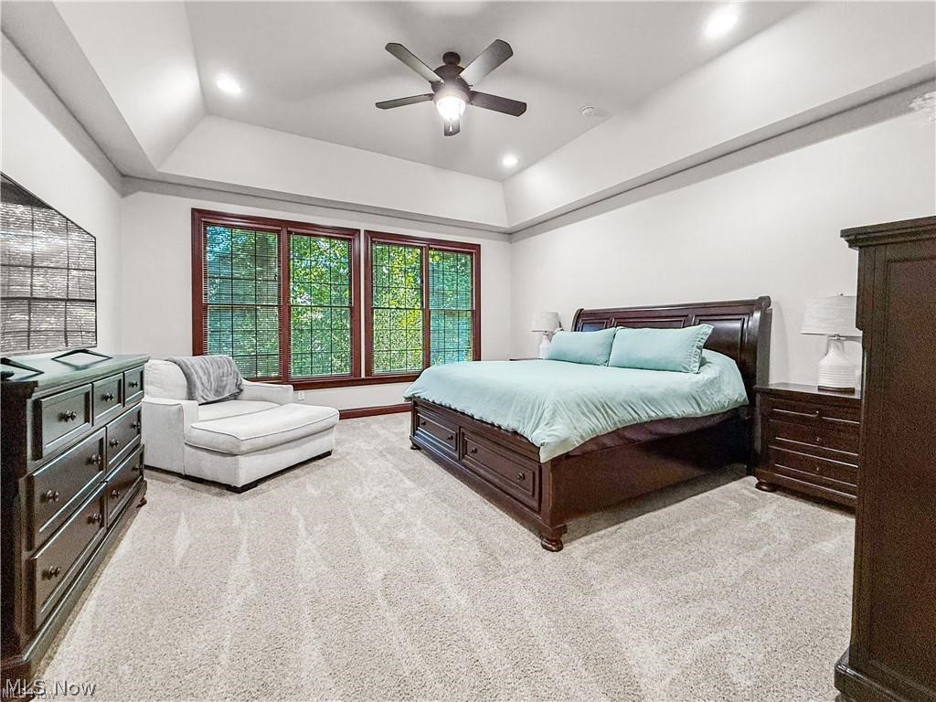 9 Henderson Lane Property Photo 11