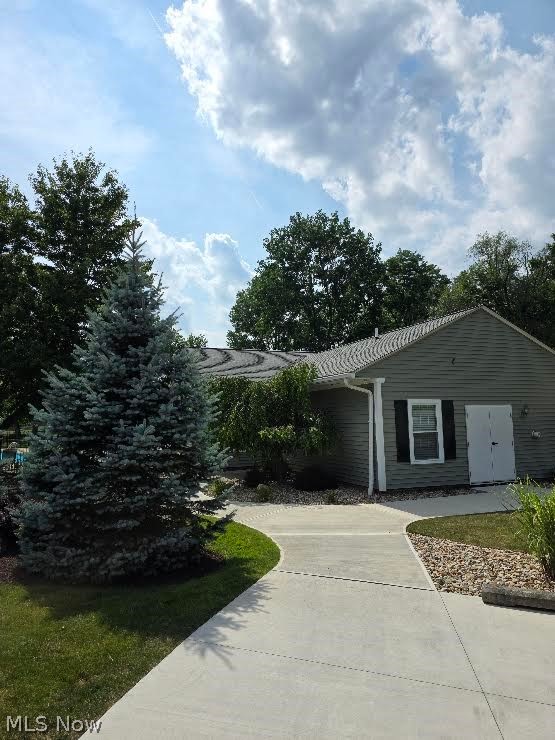 9997 Independence Drive Property Photo 1