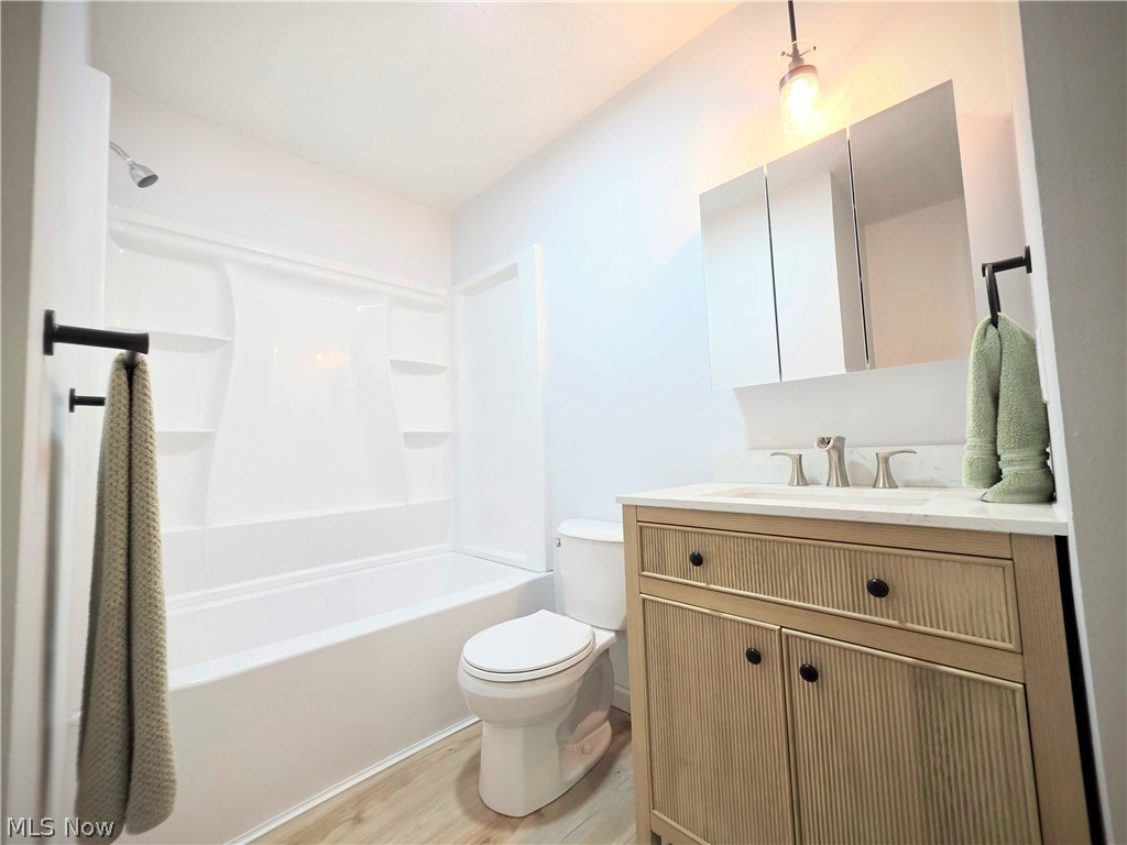 801 Heather Place Property Photo 13