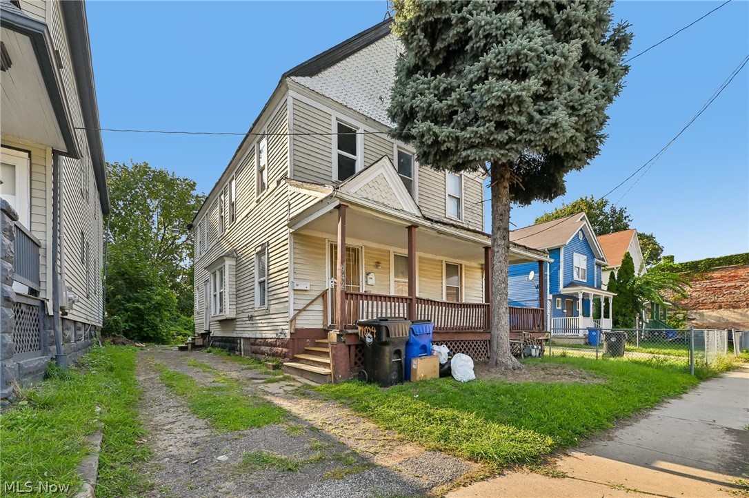 942 E 79th Street Property Photo 3