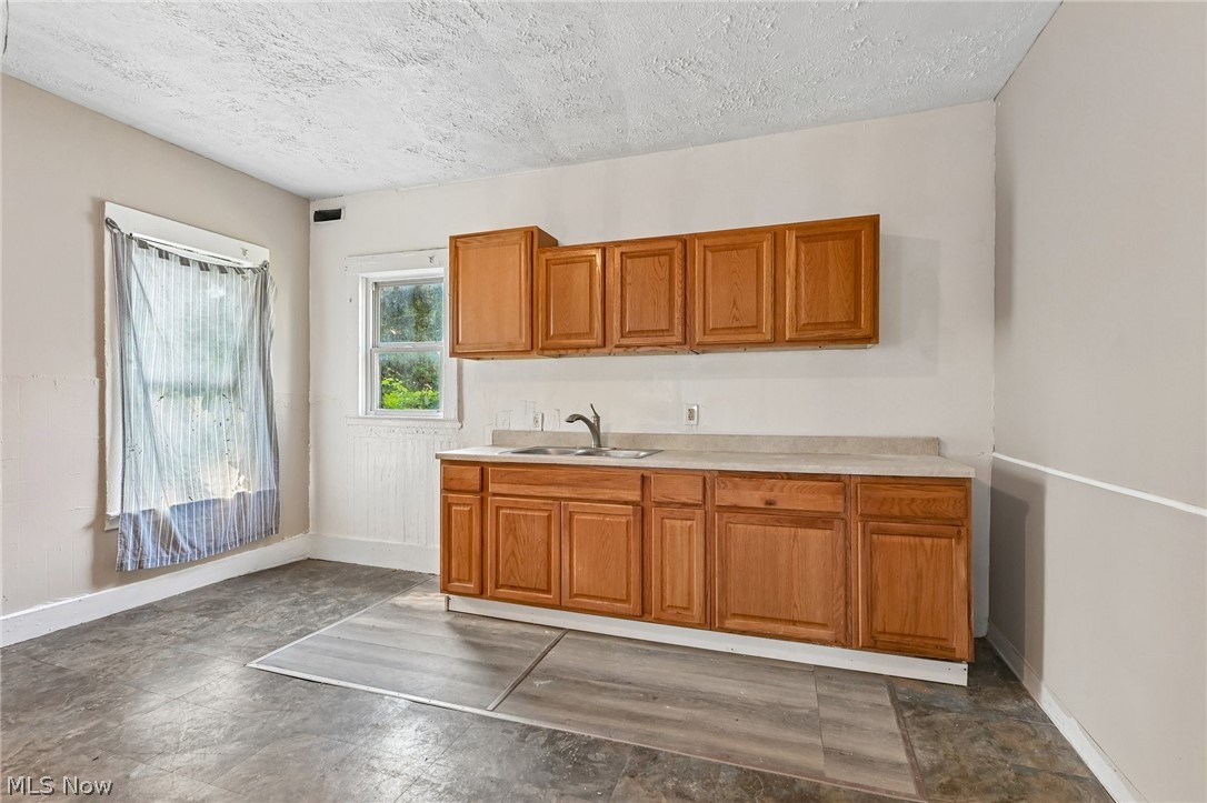942 E 79th Street Property Photo 12