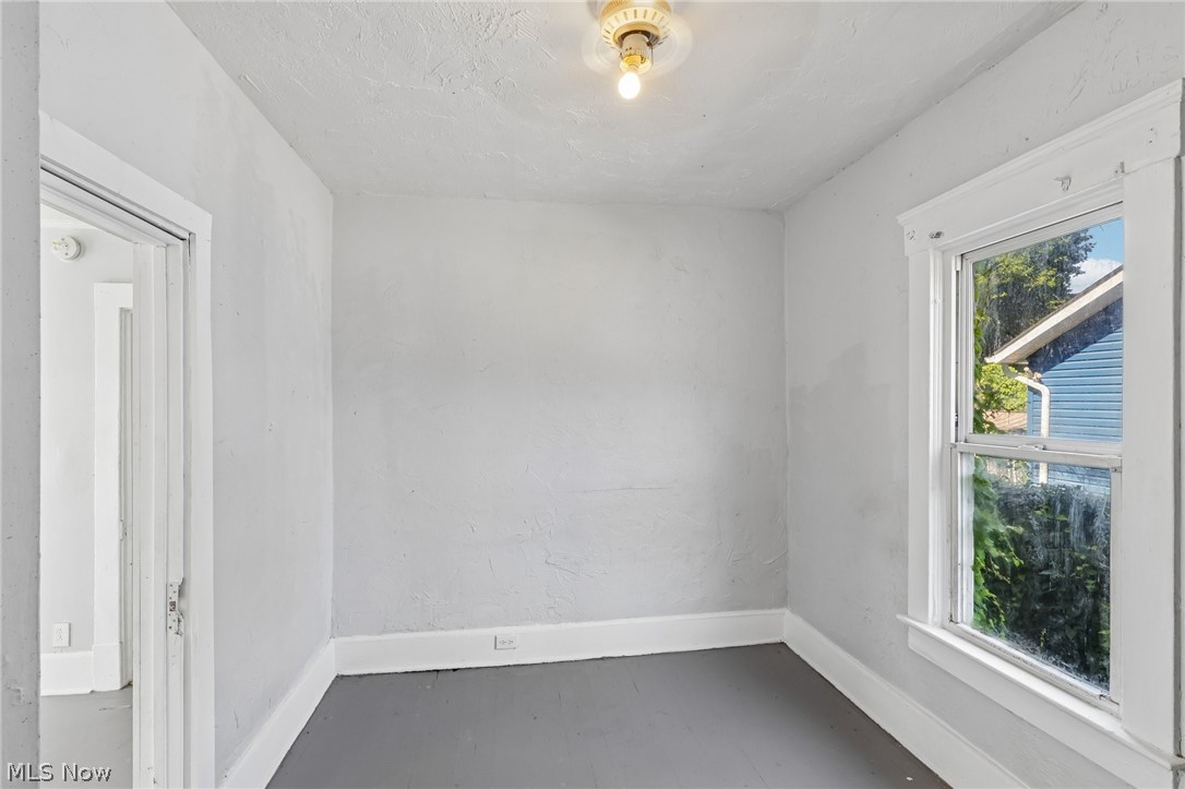 942 E 79th Street Property Photo 30