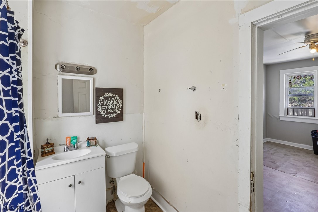 942 E 79th Street Property Photo 34