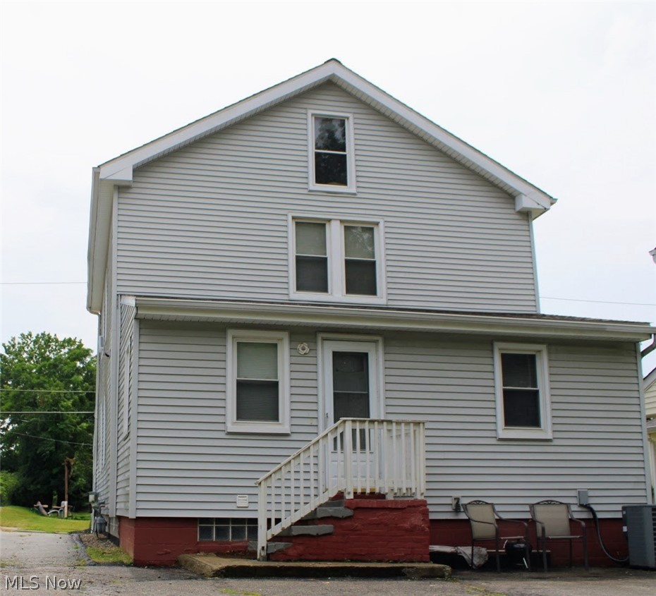 1733 Robindale Street Property Photo 3