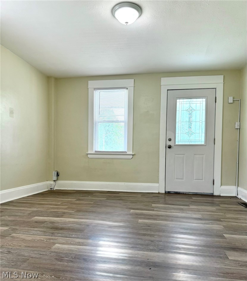 1733 Robindale Street Property Photo 6