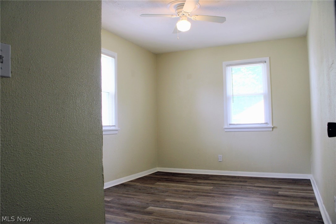 1733 Robindale Street Property Photo 15