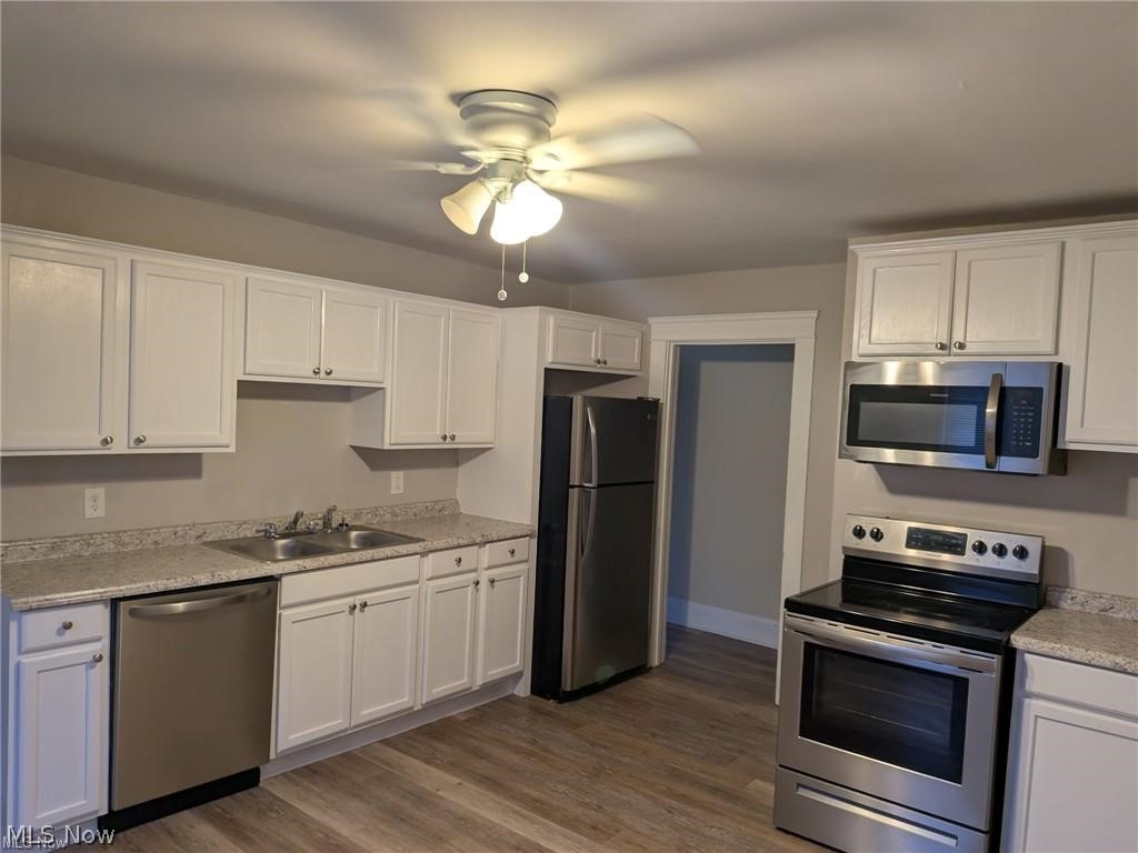 1733 Robindale Street Property Photo 31