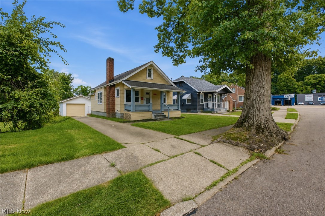 975 Corwin Avenue Property Photo 2