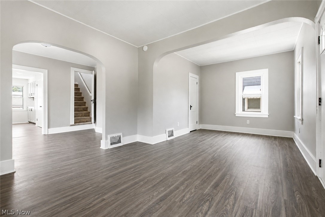 975 Corwin Avenue Property Photo 6