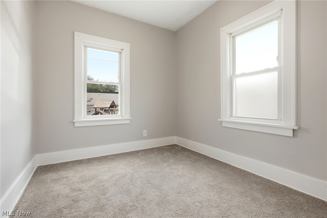 975 Corwin Avenue Property Photo 20