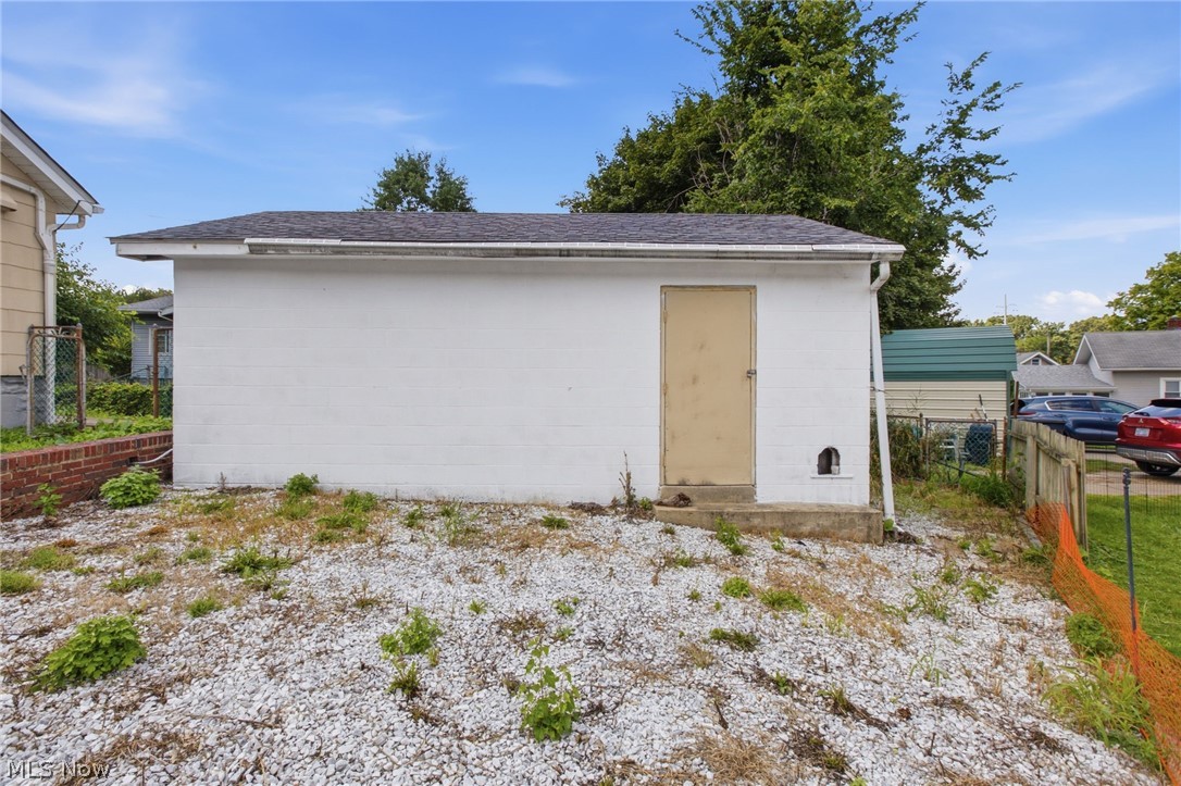 975 Corwin Avenue Property Photo 27