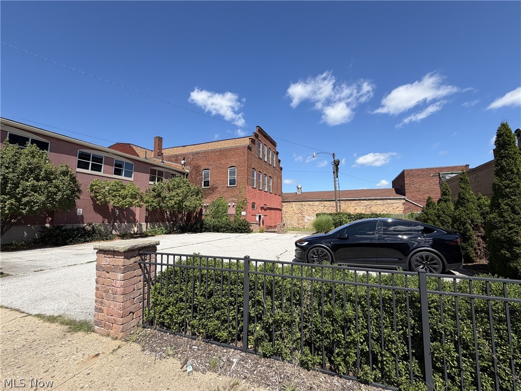 405 3rd Street Ne Property Photo 1