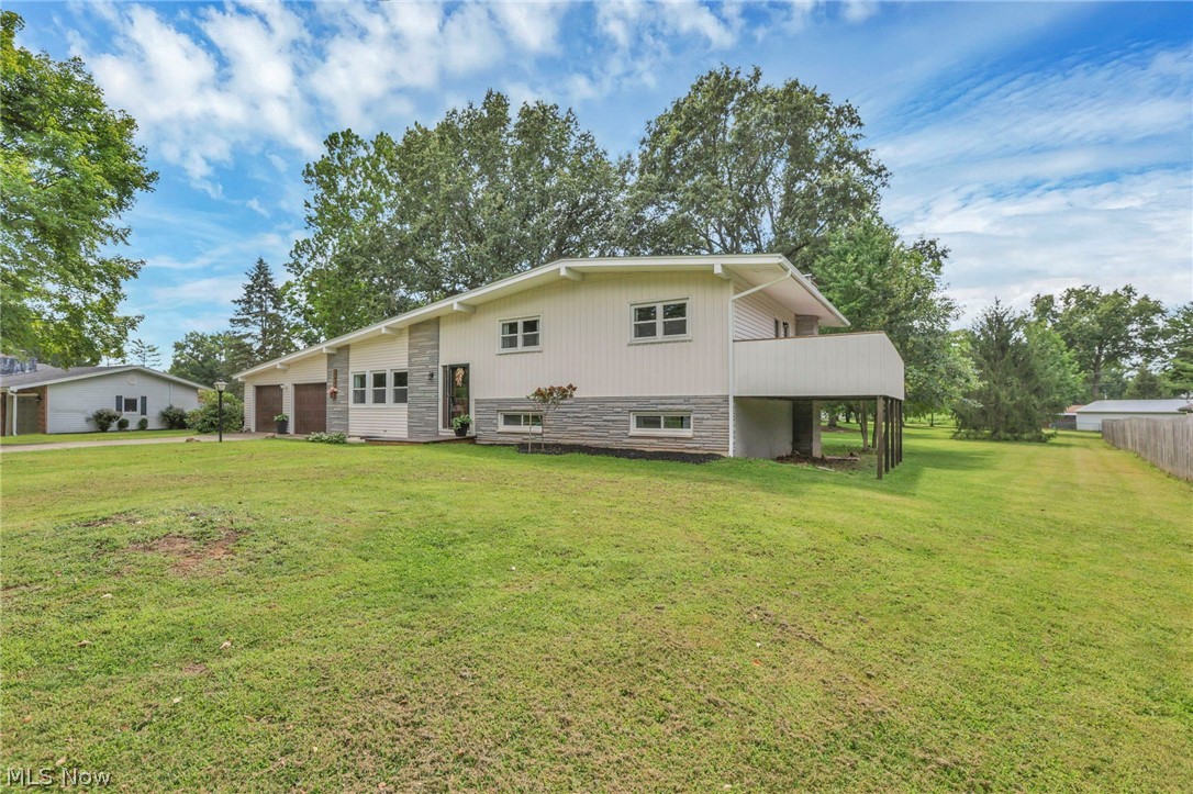 2185 Sunnyhill Drive Ne Property Photo 6
