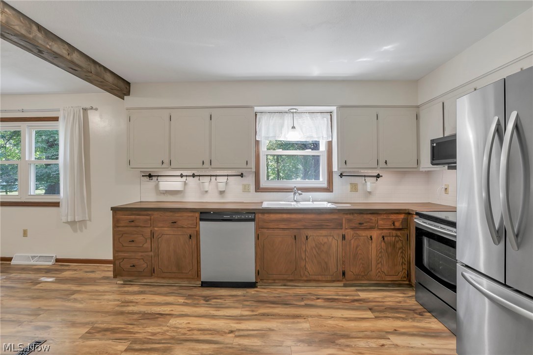 2185 Sunnyhill Drive Ne Property Photo 21