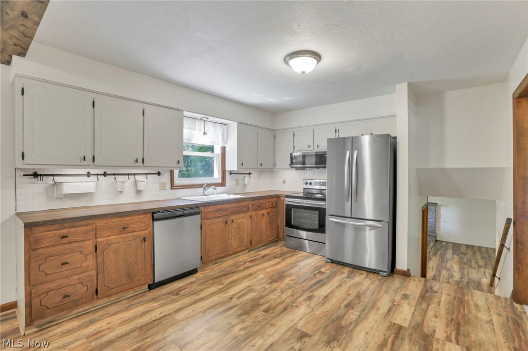 2185 Sunnyhill Drive Ne Property Photo 22
