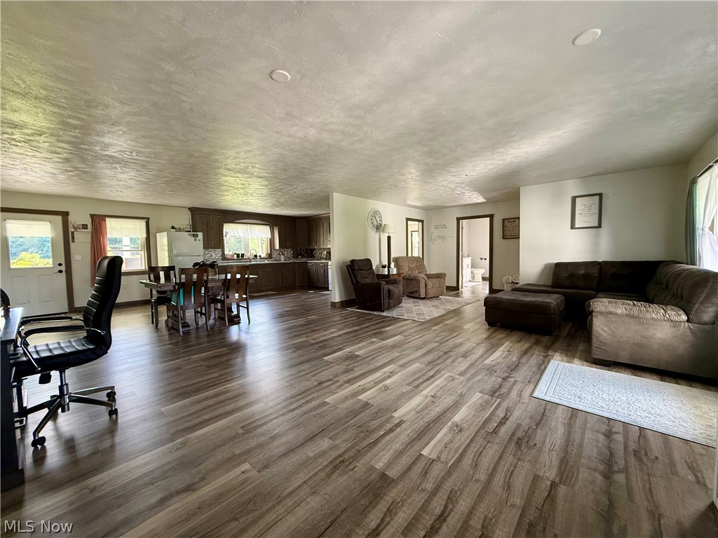8251 Bay Road Se Property Photo 6