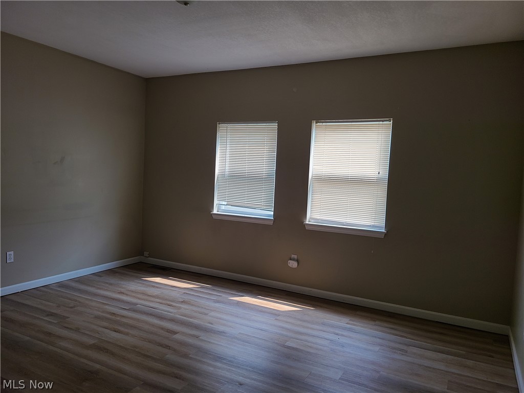 628 Sumner Street Down Property Photo 6