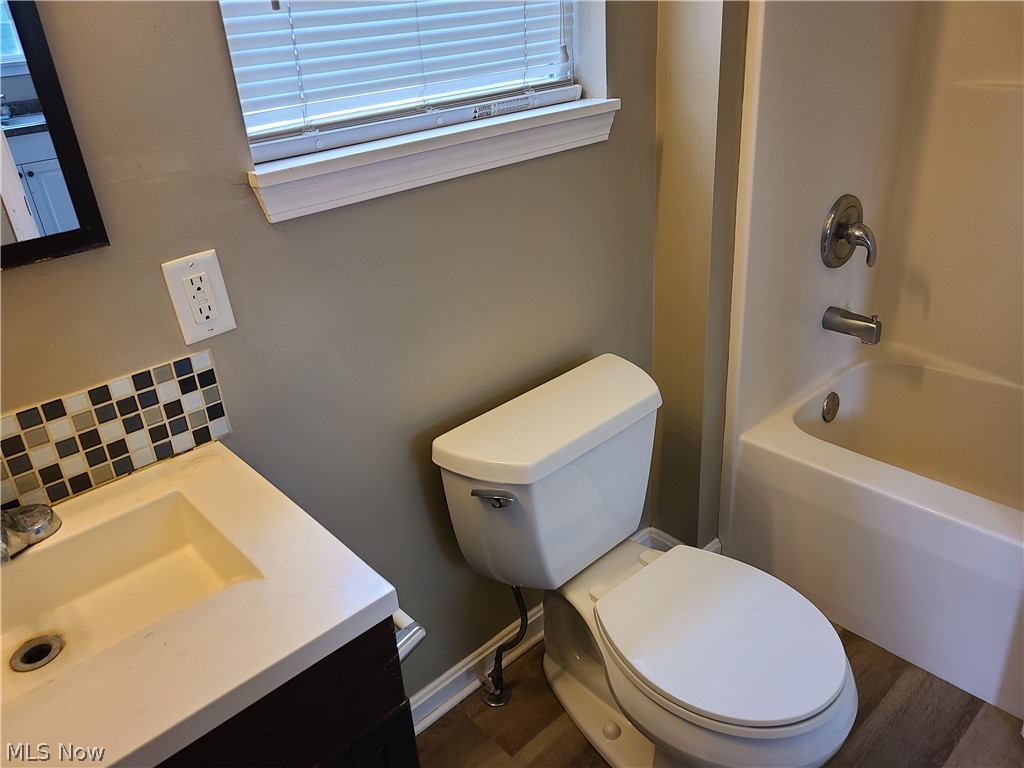 628 Sumner Street Down Property Photo 12