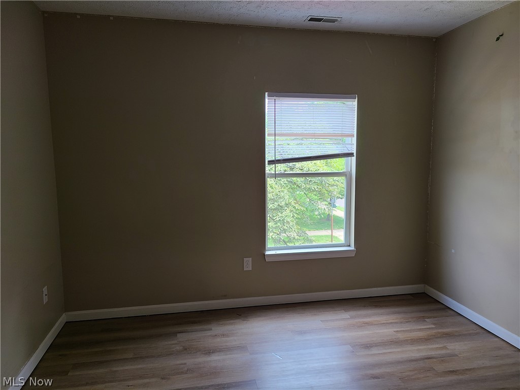 628 Sumner Street Down Property Photo 16