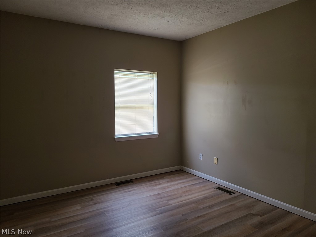 628 Sumner Street Down Property Photo 17