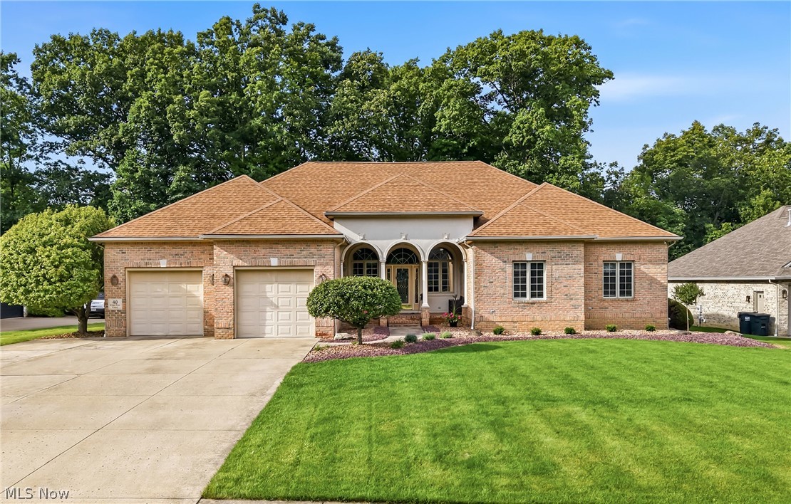 40 White Oak Court Property Photo 1