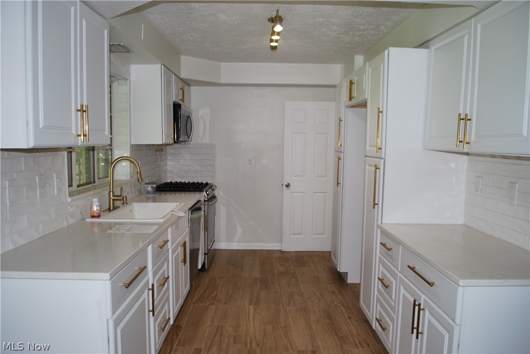 3463 Clague Road Property Photo 5