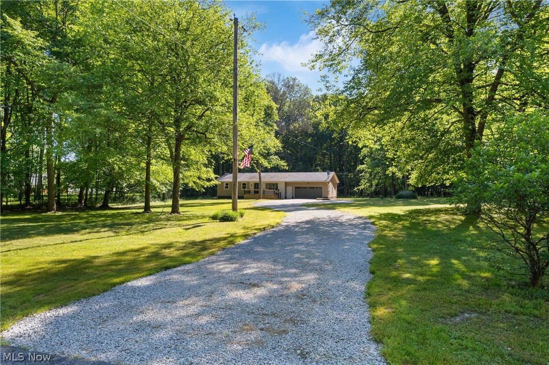 1075 Ne River Road Property Photo 1