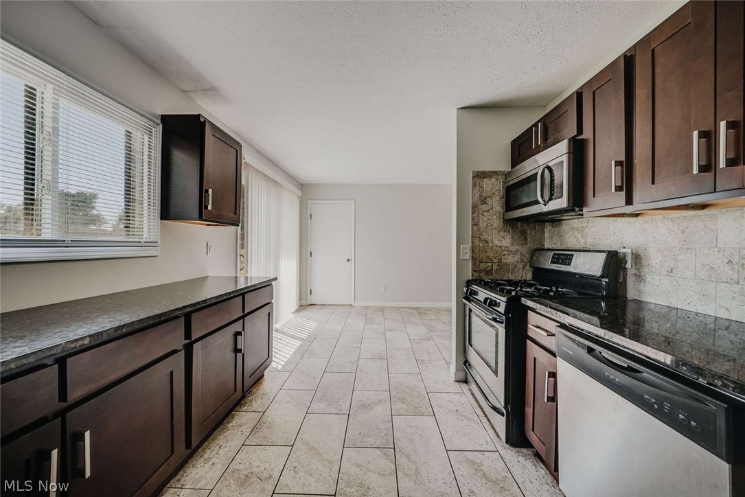24360 Uppingham Road Property Photo 6