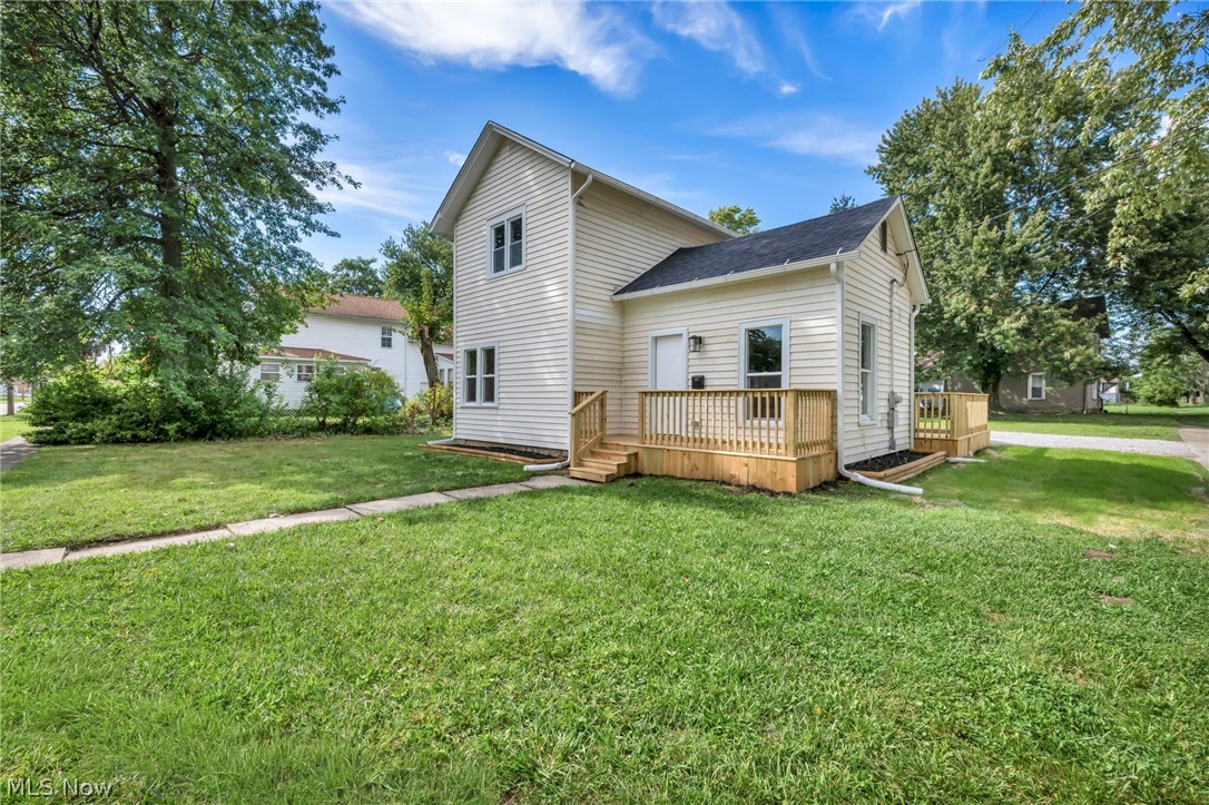 903 W 58th Street Property Photo 1