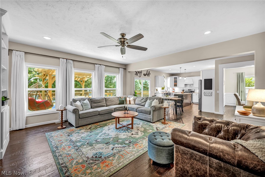 3325 Azalea Ridge Drive Property Photo 3
